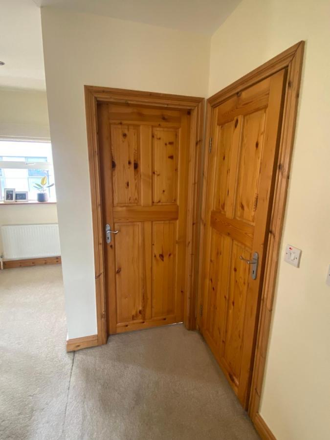 קאשל Town Villa With Charming Garden, Bbq Area & Sleeps 6 מראה חיצוני תמונה